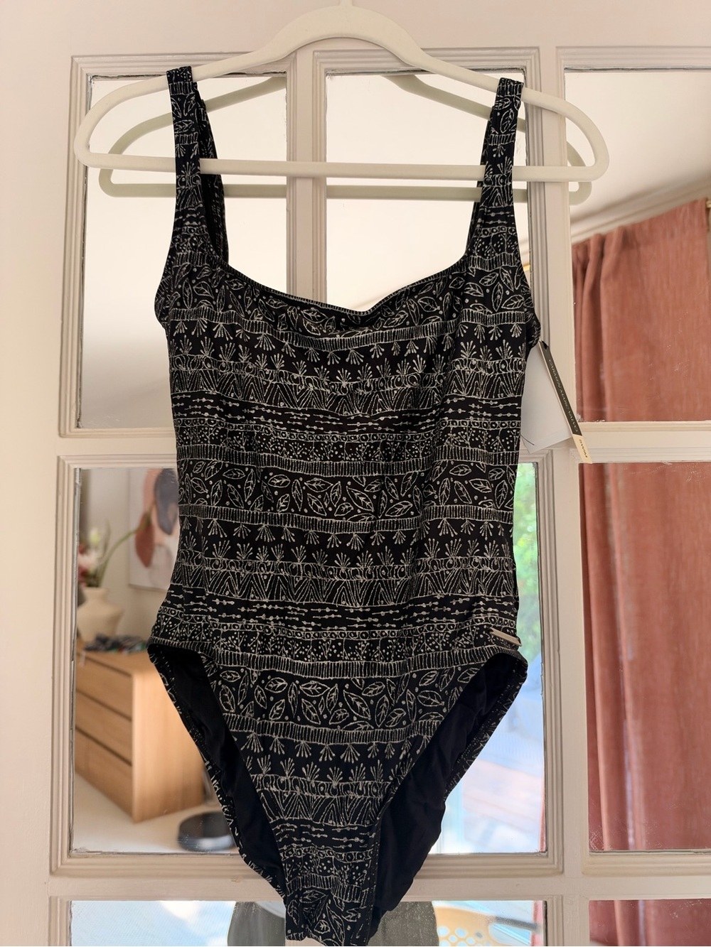 NWT & Liner: Carmen Marc Valvo One Piece Swimsuit Size 10